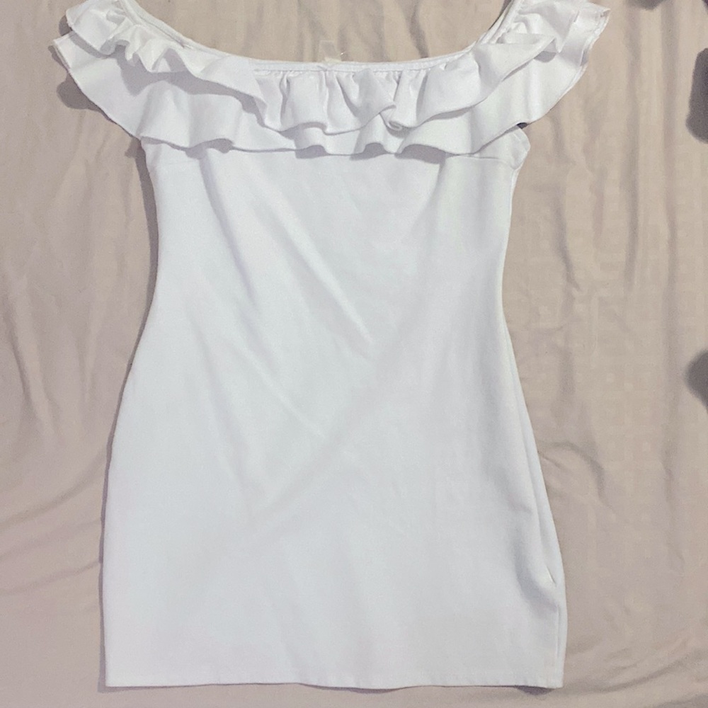 Ruffle white strapless dress